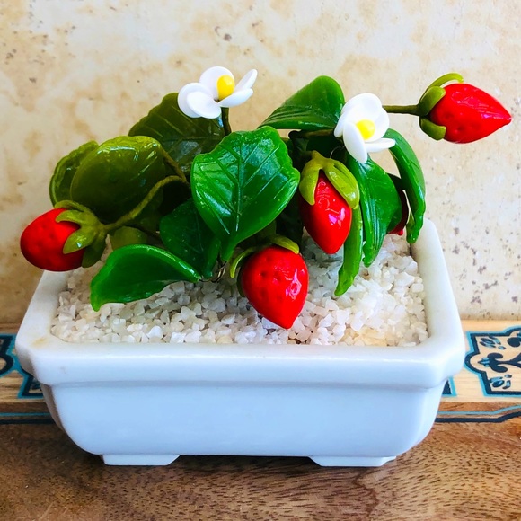 Gump’s Vintage Midcentury Porcelain Strawberry Patch Bonsai Pot - Picture 1 of 10